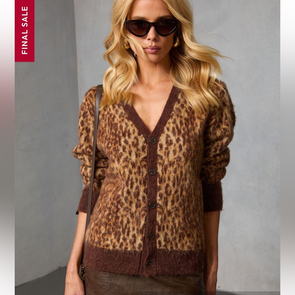NWT…ViCi…Leopard Cardigan Sweater…SzM